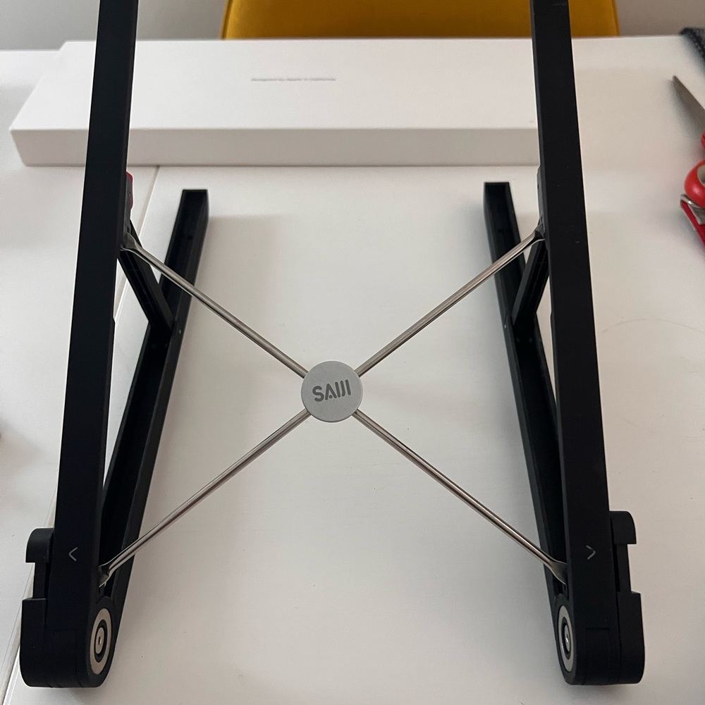 SAIJI Black Adjustable Laptop Stand